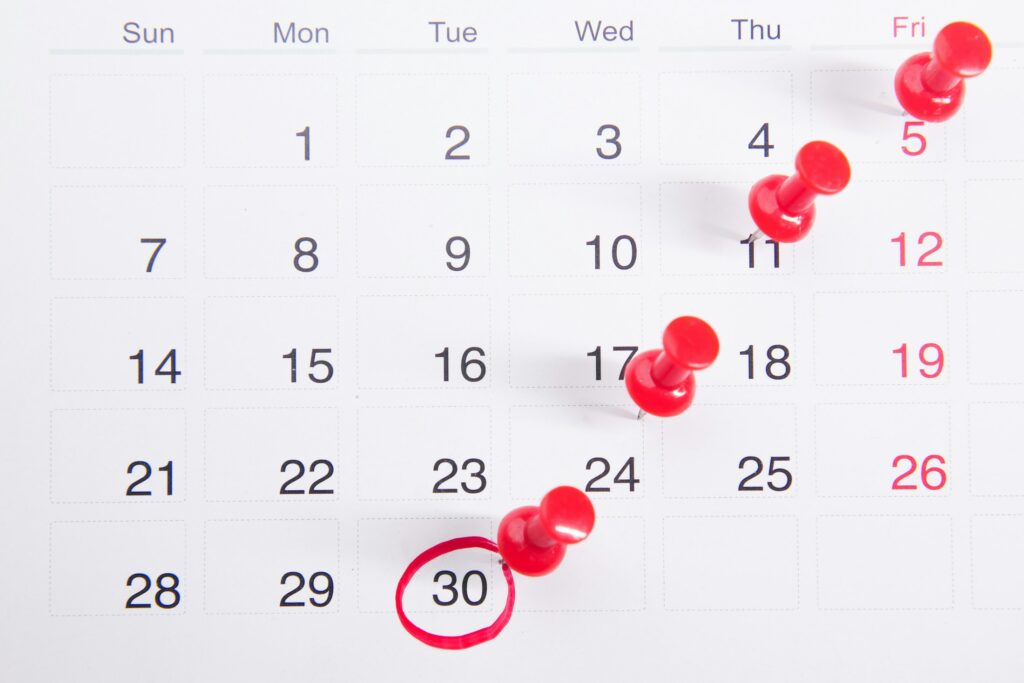 Symbolbild Vier-Tage-Woche, Kalender mit markierten Terminen